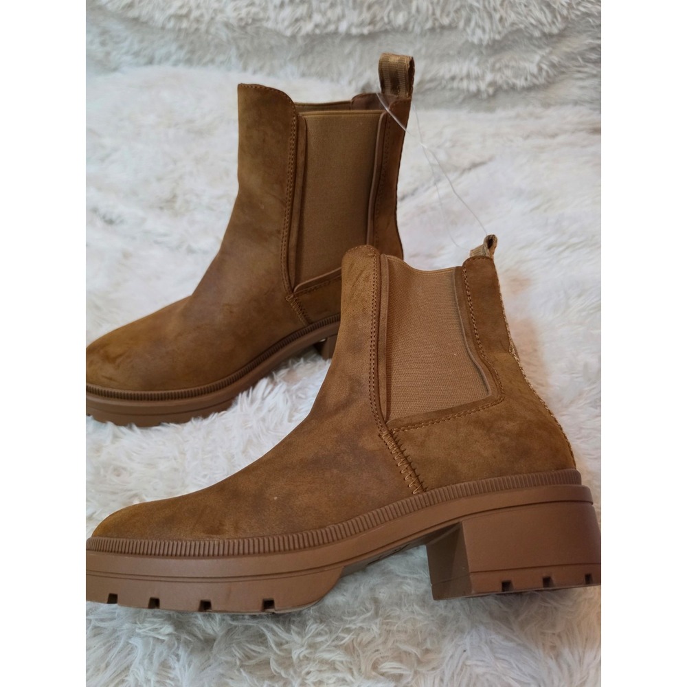 NWT Rocket Dog Iggie Women's Chelsea Boots - Camel Suede - Size 7.5